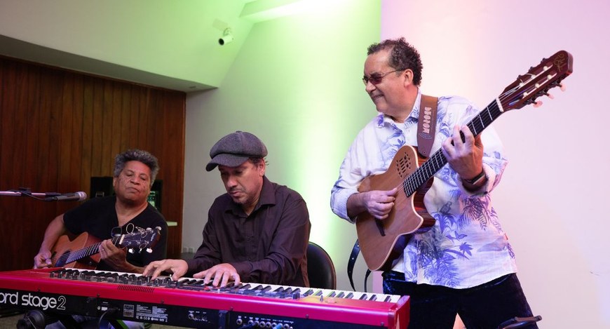 Evento reuniu artistas, autoridades e representantes de academias literárias em uma tarde marcad...