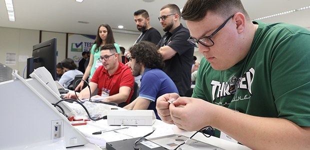 4º dia do Teste da Urna 2023: participantes que já concluíram planos atestam segurança da urna eletrônica Encerramento oficial do evento acontece nesta sexta (1º), às 18h, no Auditório I do TSE