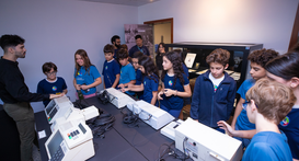 Alunos da Escola Interamérica conhecem o Centro de Memória e Biblioteca do TRE-GO