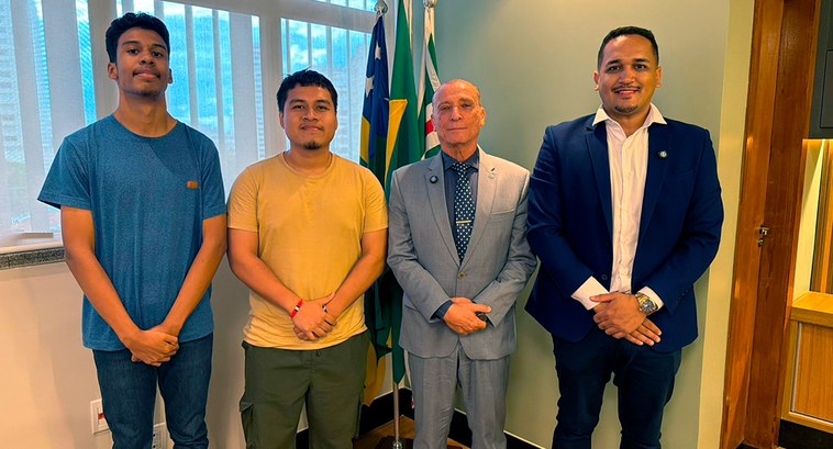 capa2.jpg Presidente TRE-GO com equipe do site Lab Notícias