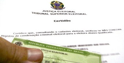 Certidão de quitação eleitoral.