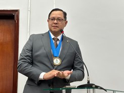 Chefe do cartório eleitoral de Porangatu é homenageado pela Câmara Municipal
