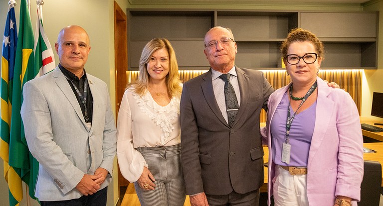 Coordenadora da ALEGO firma parceria com TRE-GO para evento sobre mulheres na política.