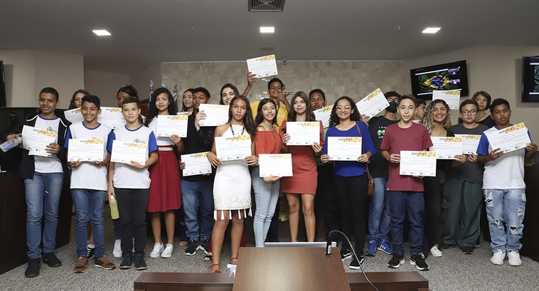 Diplomação Parlamento Jovem Estudantes são diplomados pelo Tribunal Pleno
Ação faz parte dos Projetos Eleitor do Futuro e P...