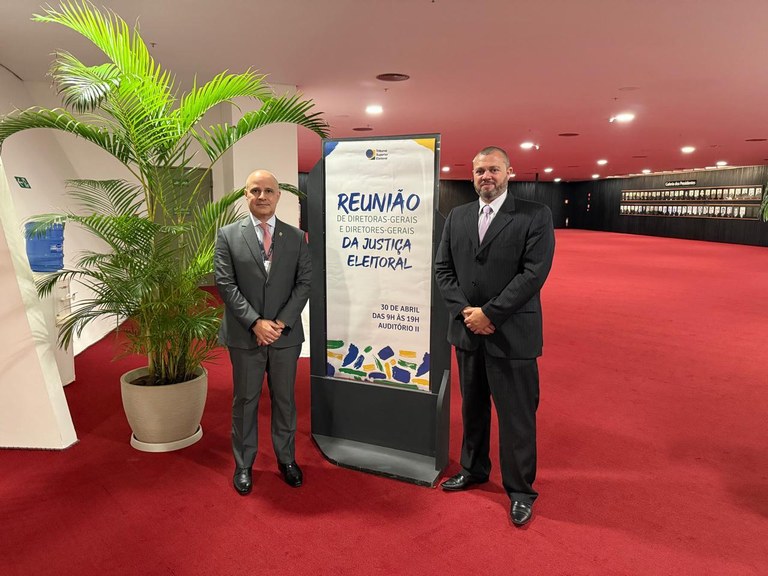 Diretor-geral do TRE-GO participa de reunião nacional da Justiça Eleitoral Diretor-geral do TRE-GO participa de reunião nacional da Justiça Eleitoral