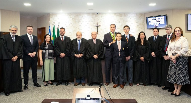 Doutor Ibsen Noronha recebe Colar do Mérito Eleitoral
