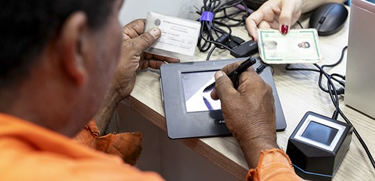 Foto: Alejandro Zambrana/Secom/TSE - TRE DF realizou atendimento ao eleitorado da região de Água...