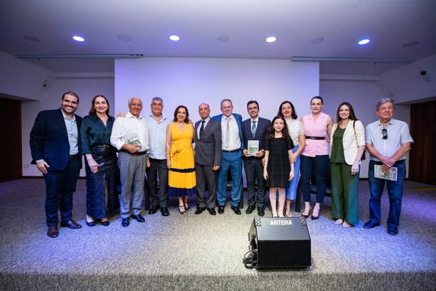 Jornalistas publicam versão inédita da obra “Os Inquilinos da Casa Verde”