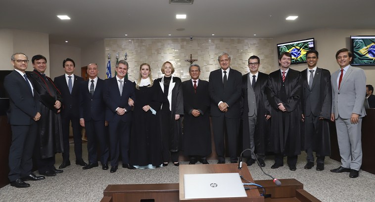 Juíza Ana Cláudia Veloso toma posse como titular no Pleno