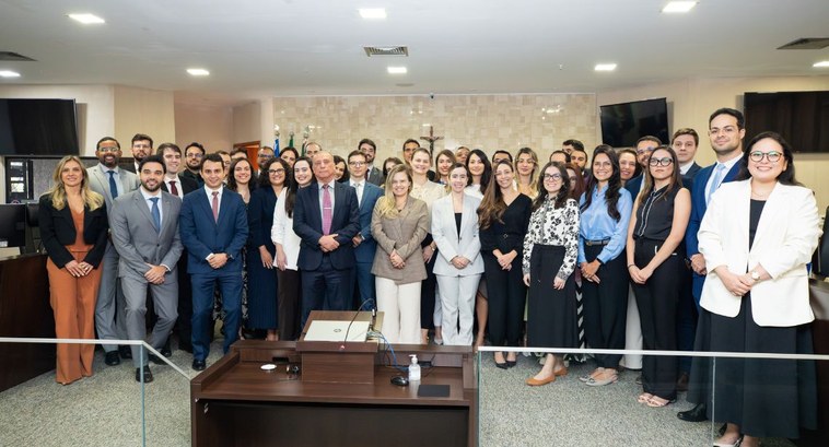 Juízes recém-empossados conhecem estrutura e atuação da Justiça Eleitoral em Goiás Juízes recém-empossados conhecem estrutura e atuação da Justiça Eleitoral em Goiás