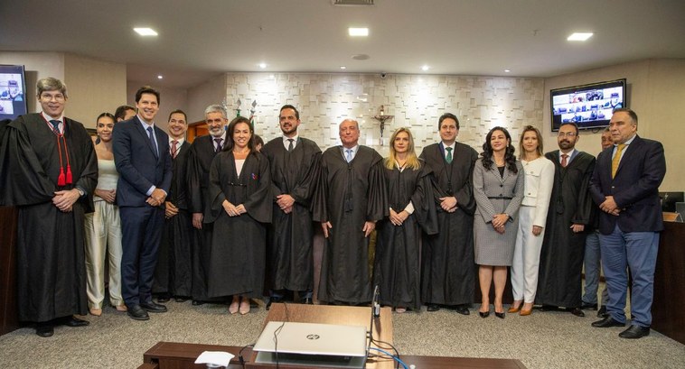 Novos desembargadores eleitorais tomam posse no TRE-GO Novos desembargadores eleitorais tomam posse no TRE-GO