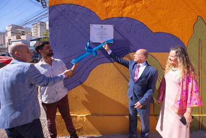 Painel artístico é inaugurado nos muros da sede do TRE-GO