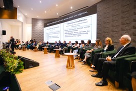 Presidente do TRE-GO apresenta GuaIA e propõe debate ético em congresso na Alego
