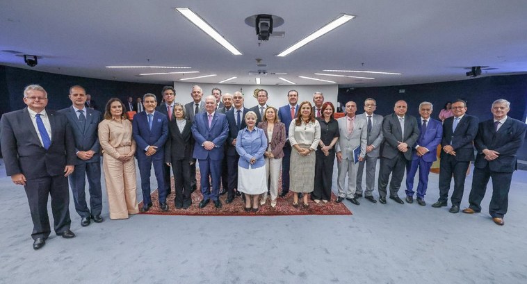 Presidente do TRE-GO participa de reunião com novo presidente do STF