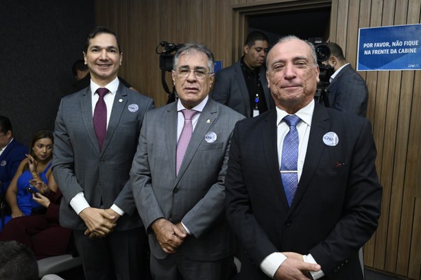 Presidente do TRE-GO prestigia posse de novos representantes da OAB no CNJ Presidente do TRE-GO prestigia posse de novos representantes da OAB no CNJ