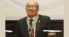 Presidente do TRE/GO recebe homenagem no VI COPEJE 