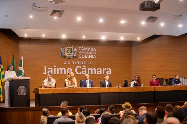 Presidente do TRE-GO recebe homenagem por contribuição à cultura em Goiânia