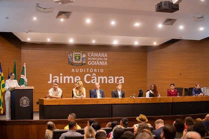 Presidente do TRE-GO recebe homenagem por contribuição à cultura em Goiânia