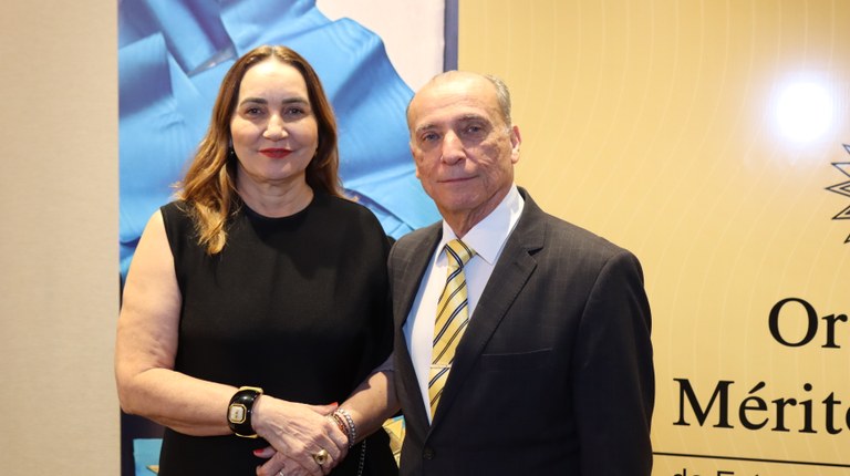 Presidente do TRE-GO recebe Ordem do Mérito Eleitoral do TRE-MS 