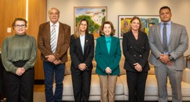 Presidente Elizabeth recebe superintendente da Polícia Federal 
