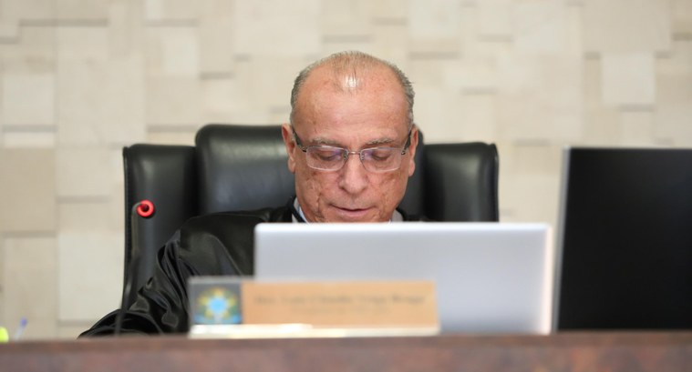 Presidente primeira sessão Presidente primeira sessão