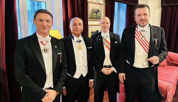 Presidente Veiga Braga prestigia, em Lisboa, lançamento de livro que comemora 200 anos da Constituição Brasileira Presidente Veiga Braga prestigia, em Lisboa, lançamento de livro que comemora 200 anos da Consti...