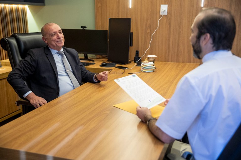 Presidente Veiga Braga recebe Moção de Aplauso da Câmara Municipal da Cidade de Goiás