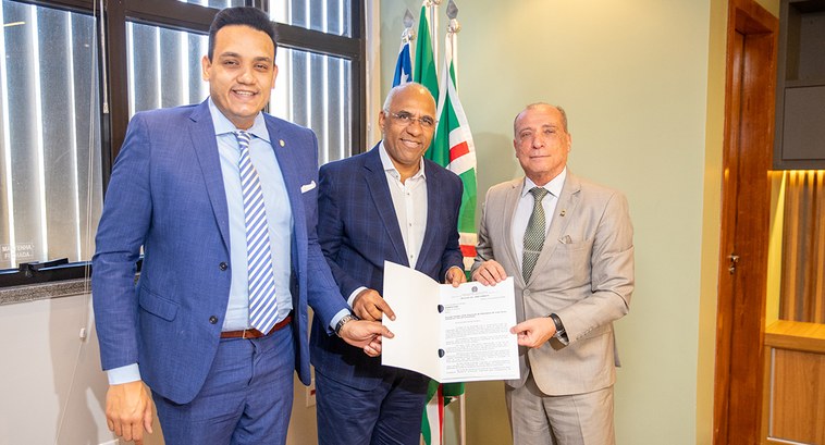 Presidente Veiga Braga recebe visita de Rogério Cruz Presidente Veiga Braga recebe visita de Rogério Cruz