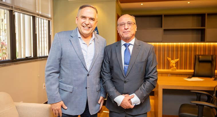 Presidente Veiga Braga recebe visita de Sandro Mabel Presidente Veiga Braga recebe visita de Sandro Mabel