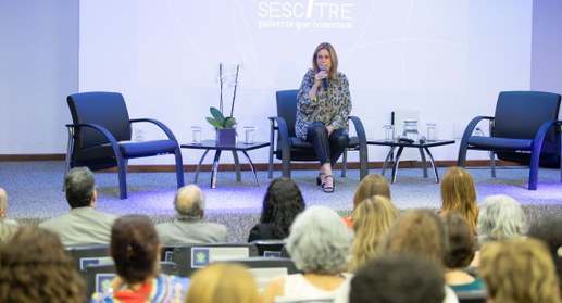 Quarta edição do “Palavras que Conectam” discute a história da velhice no país
