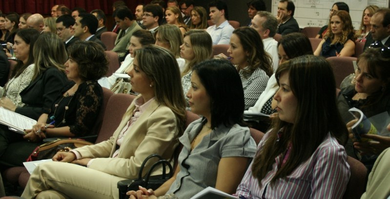 TRE-GO Encontro de juízes eleitorais em Goiânia Realizado no dia 15 de junho de 2012 no auditório da sede do TRE-GO, o Encontro de Juízes Eleito...