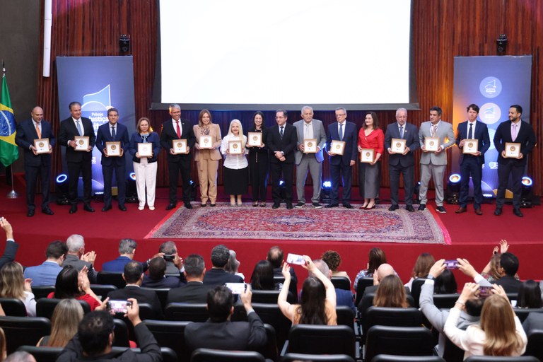 TRE-GO recebe Selo Ouro de Qualidade Eleitoral TRE-GO recebe Selo Ouro de Qualidade Eleitoral