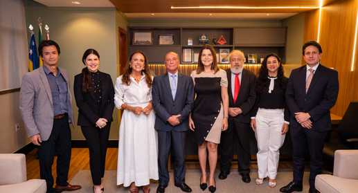 TRE-GO recebe visita institucional da primeira-dama do estado
