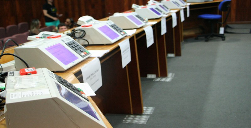 TRE-GO - VVFoto Audiencia de Verificação dos dados da urna