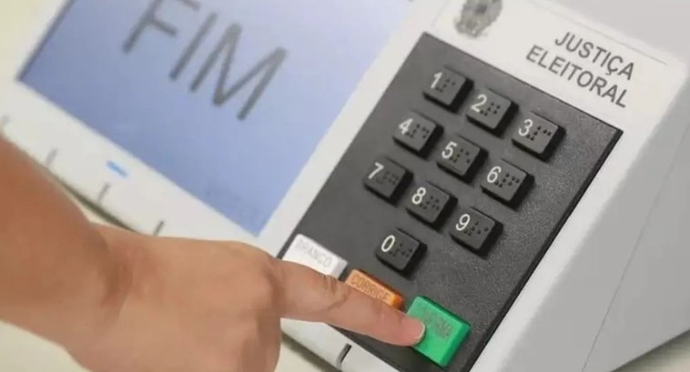 Urna eletrônica completa 29 anos nesta terça-feira, 13 de maio Urna eletrônica completa 29 anos nesta terça-feira, 13 de maio