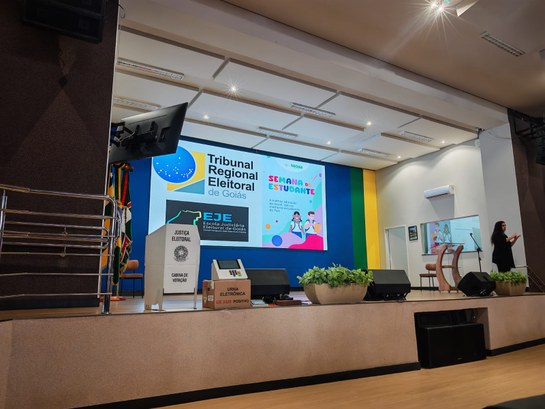 EJE-GO leva palestra sobre eleições e cidadania a estudantes da rede estadual