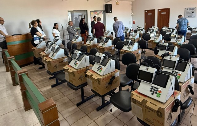 Carga, Lacração e Conferência das Urnas Eletrônicas