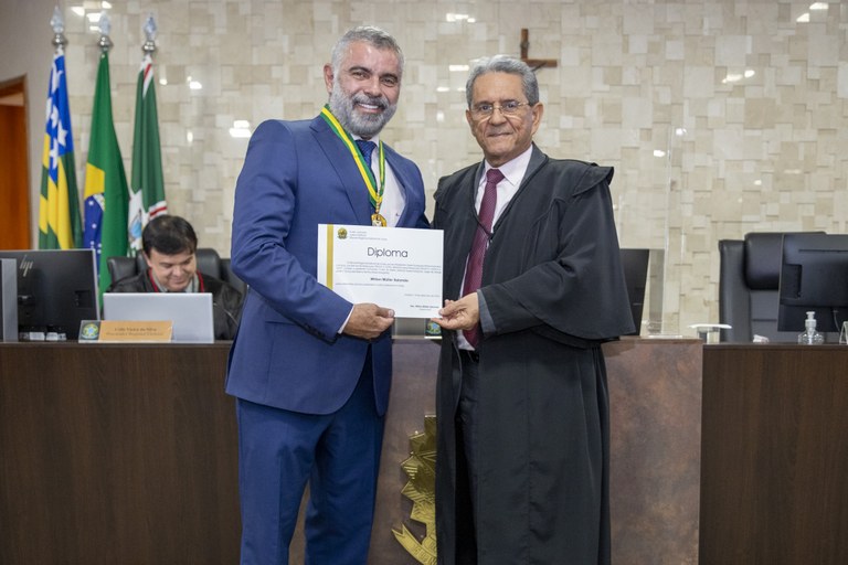 Desembargadores recebem comenda do mérito eleitoral 2