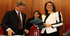Foto da Ministra Luciana Lóssio