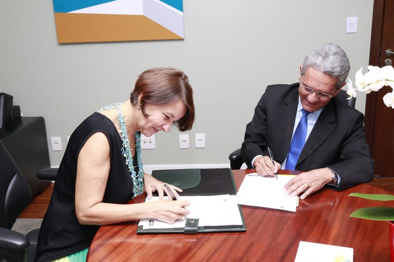 Tre recebe livros para acervo bibliográfico 11 Tre recebe livros para acervo bibliográfico 11